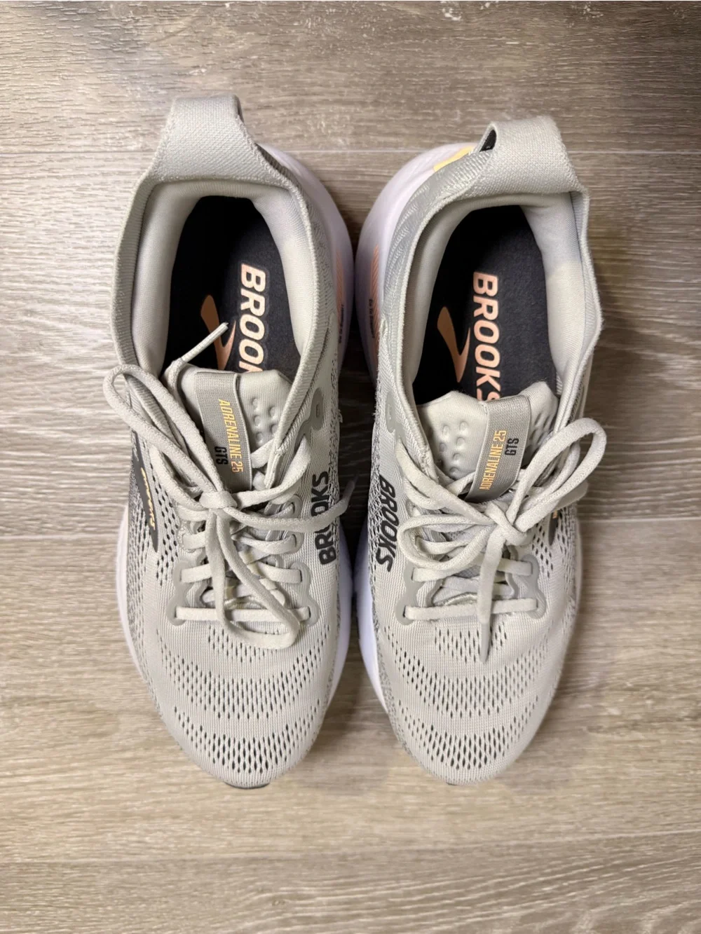 Brooks Adrenaline GTS 25 Gray Peach Running Shoes Wide D Sz 8.5